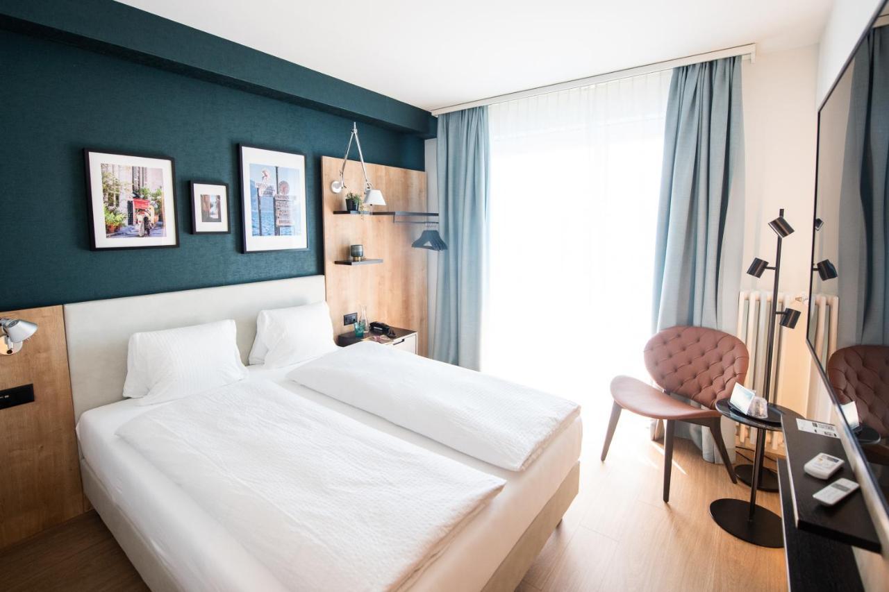 Ascona Lodge, Pool & Garden Retreat Bilik gambar